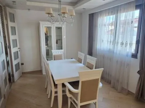 Prodaja, trosoban stan, 115m², Gorica C, Podgorica - image 2