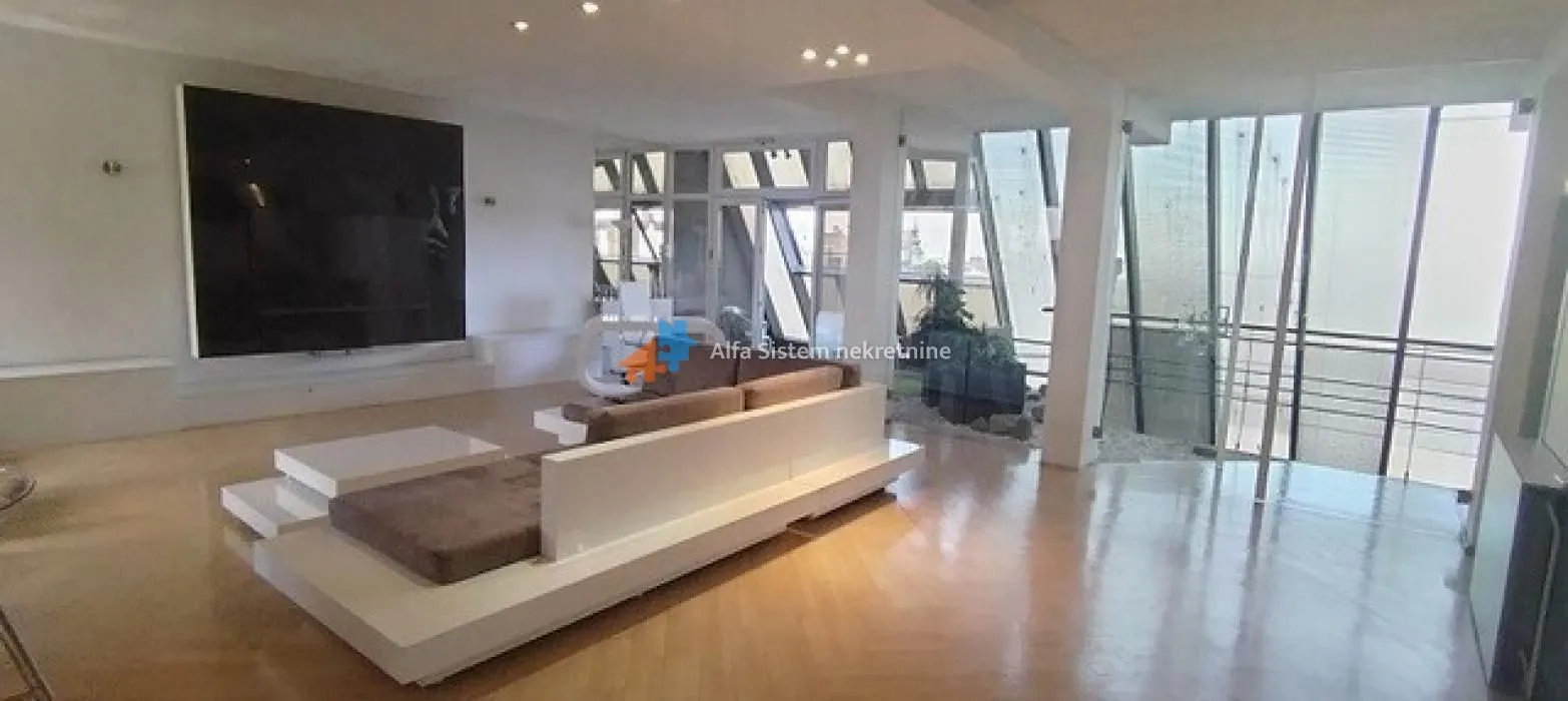 Izdavanje, poslovni prostor, 180m², Stari Grad, Beograd