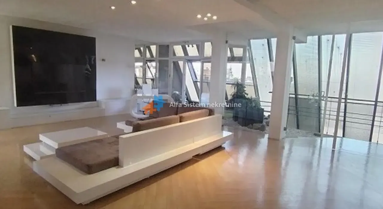 Izdavanje, poslovni prostor, 180m², Stari Grad, Beograd