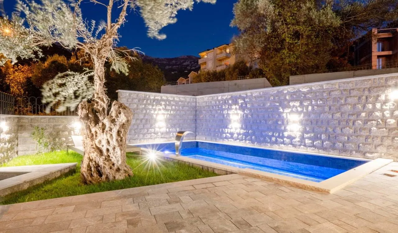 Sale, house, 240m², Kamenovo, Budva