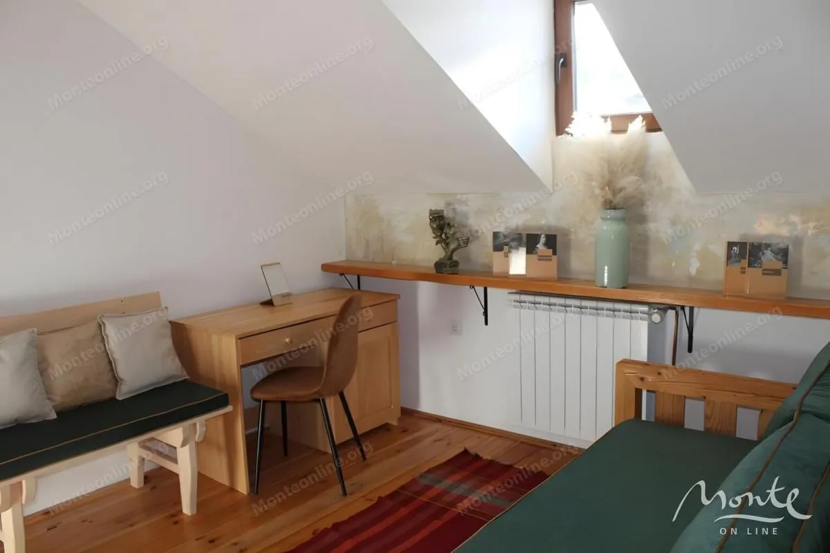 Sale, office space, 300m², Kolašin, Crna Gora