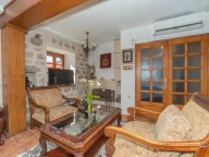 Rent, house, 292m², Kotor, Crna Gora - image 3