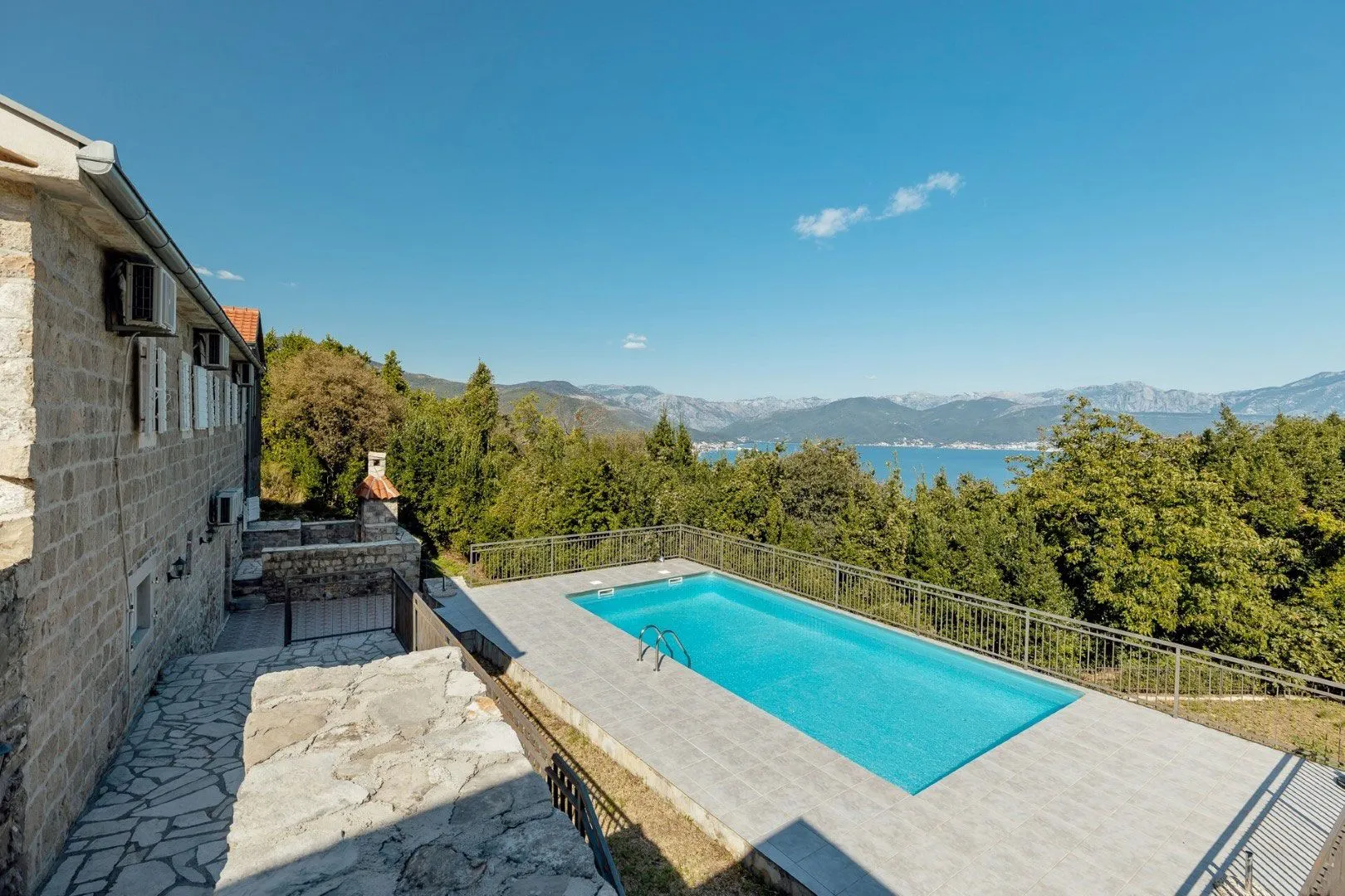 Prodaja, kuća, 176m², Herceg Novi, Crna Gora