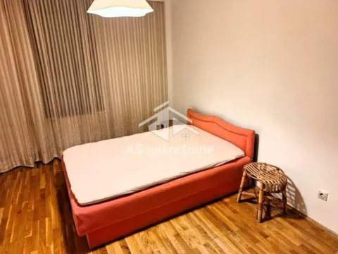 Rent, four bedroom apartment, 105m², Vračar Sve Podlokacije, Beograd - image 12