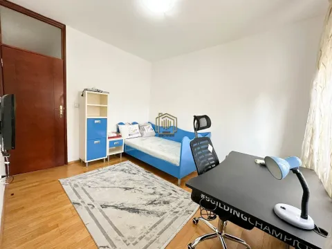 Izdavanje, trosoban stan, 120m², Pobrežje, Podgorica - image 11