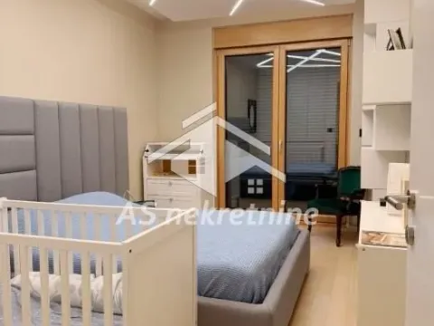 Izdavanje, četvorosoban stan, 103m², Stari Grad, Beograd - image 13