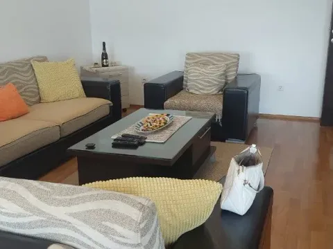 Rent, two bedroom apartment, 75m², Blok 6, Podgorica - image 4