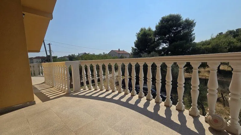 Sale, house, 319m², Zlatica, Podgorica