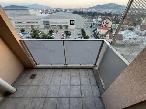 Izdavanje, trosoban stan, 107m², City Kvart, Podgorica - image 15