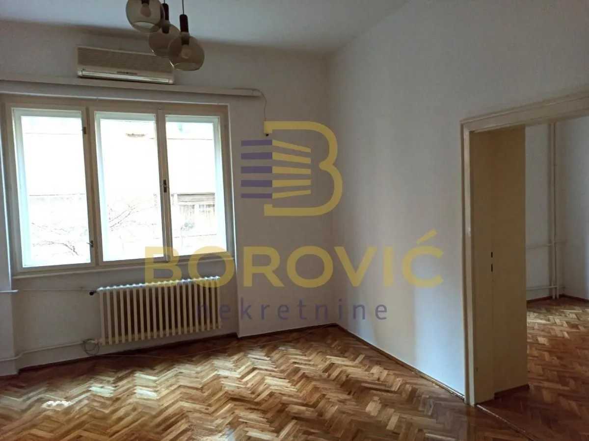Izdavanje, trosoban stan, 63m², Skadarlija, Beograd