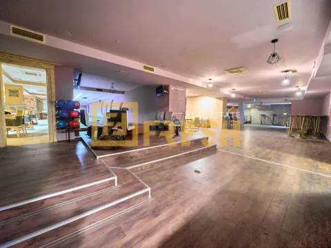 Prodaja, poslovni prostor, 1343m², Centar, Podgorica - image 15