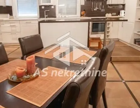 Rent, four bedroom apartment, 140m², Obilićev Venac, Beograd - image 9