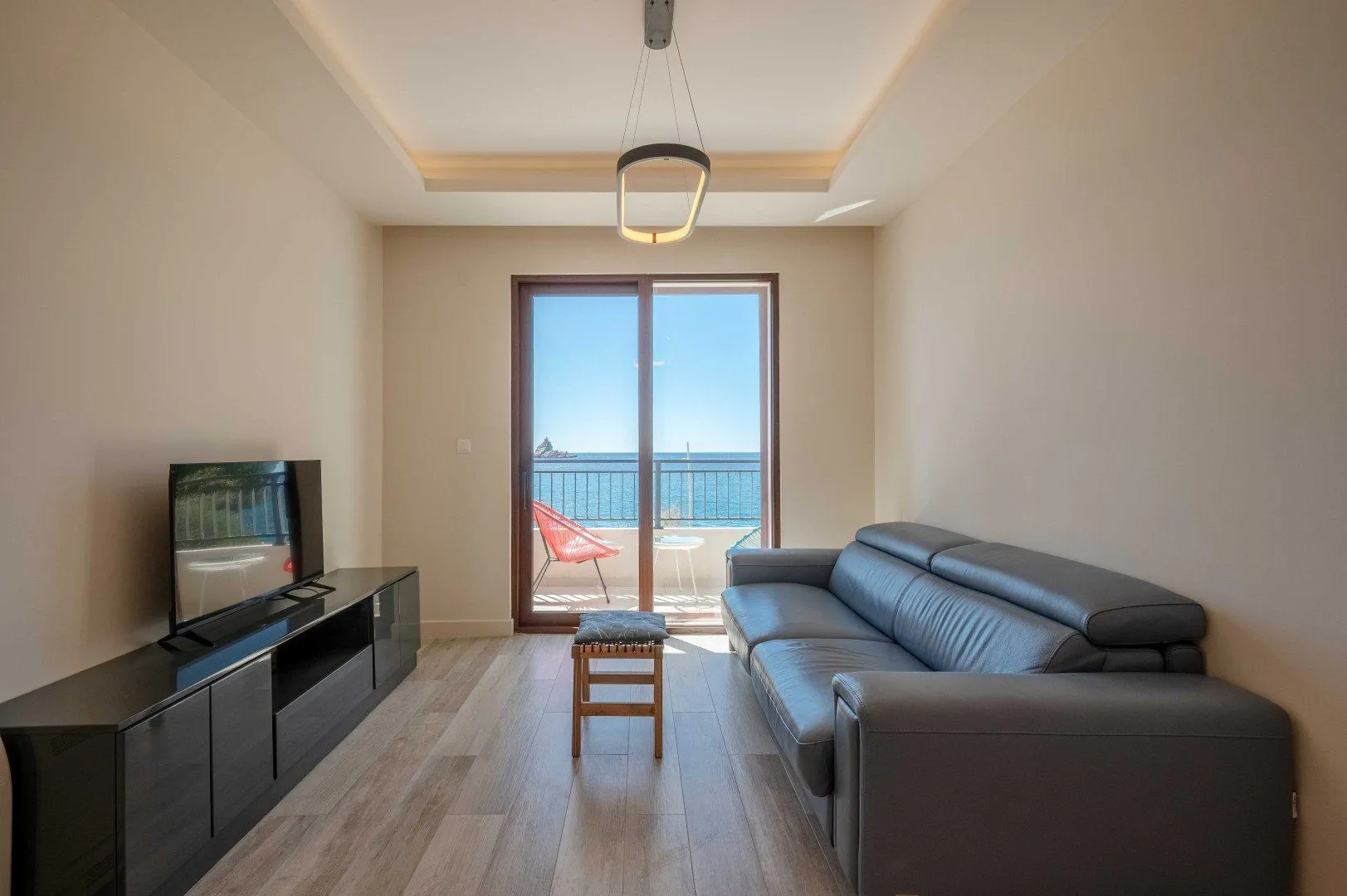 Sale, one bedroom apartment, 46m², Petrovac, Budva