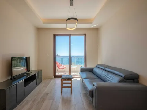 Sale, one bedroom apartment, 46m², Petrovac, Budva - image 3