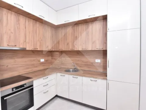 Izdavanje, jednosoban stan, 48m², New City, Podgorica - image 4