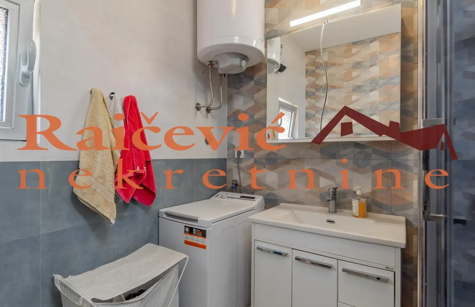 Sale, three bedroom apartment, 79m², Stari Grad, Beograd