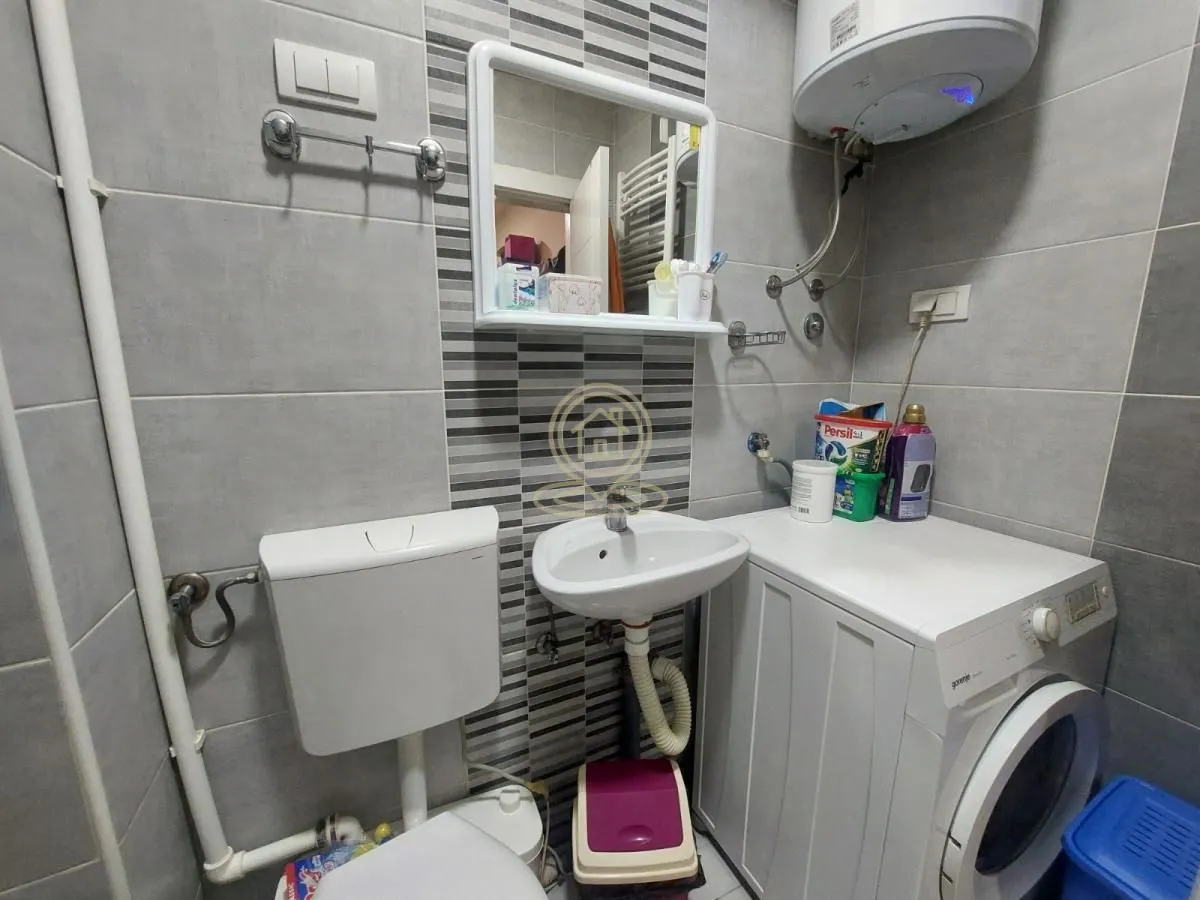 Prodaja, trosoban stan, 58m², Petrovaradin, Novi Sad