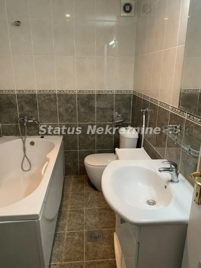Izdavanje, trosoban stan, 75m², Nova Detelinara, Novi Sad Sve Podlokacije