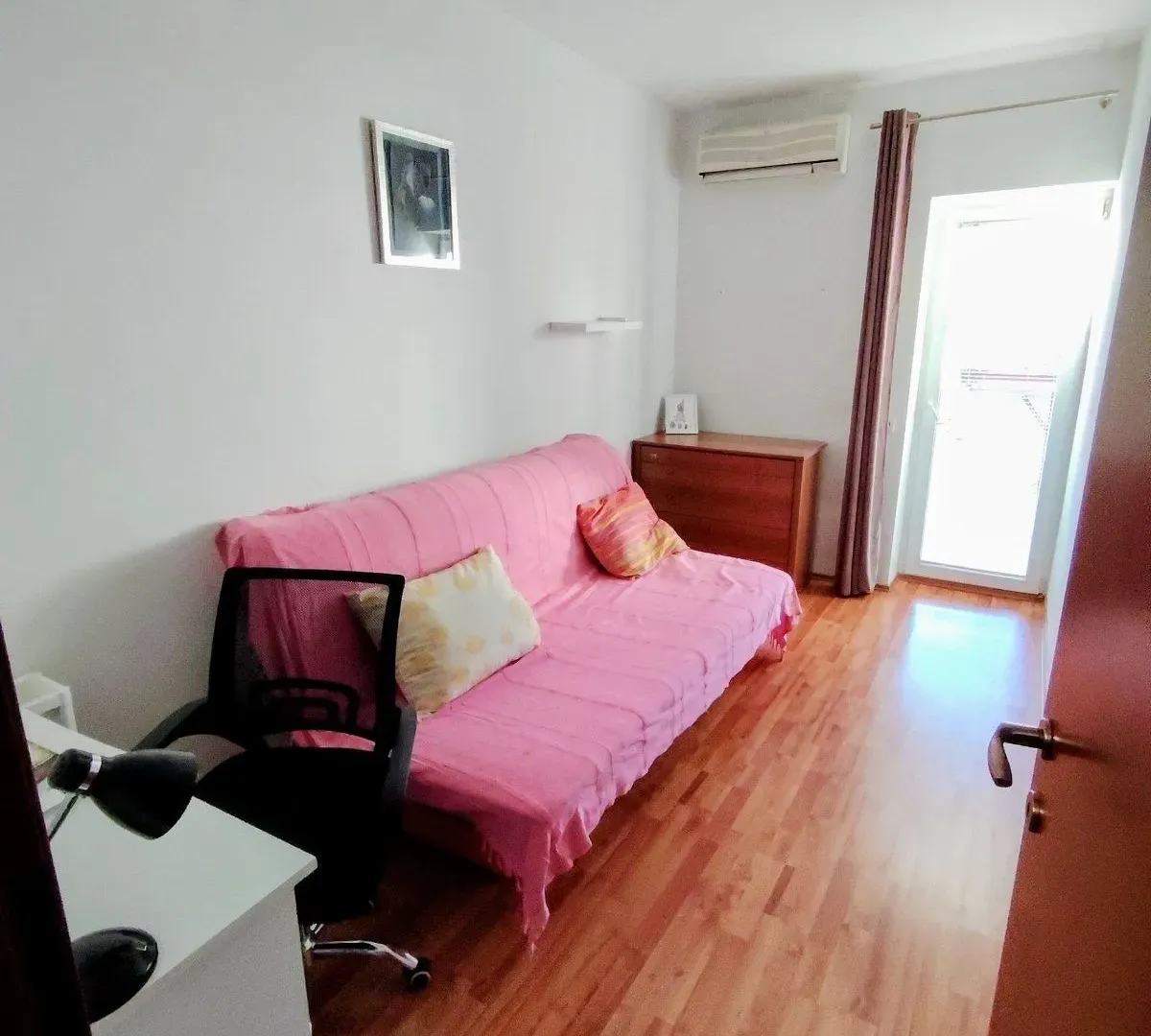 Rent, two bedroom apartment, 80m², Maine, Budva