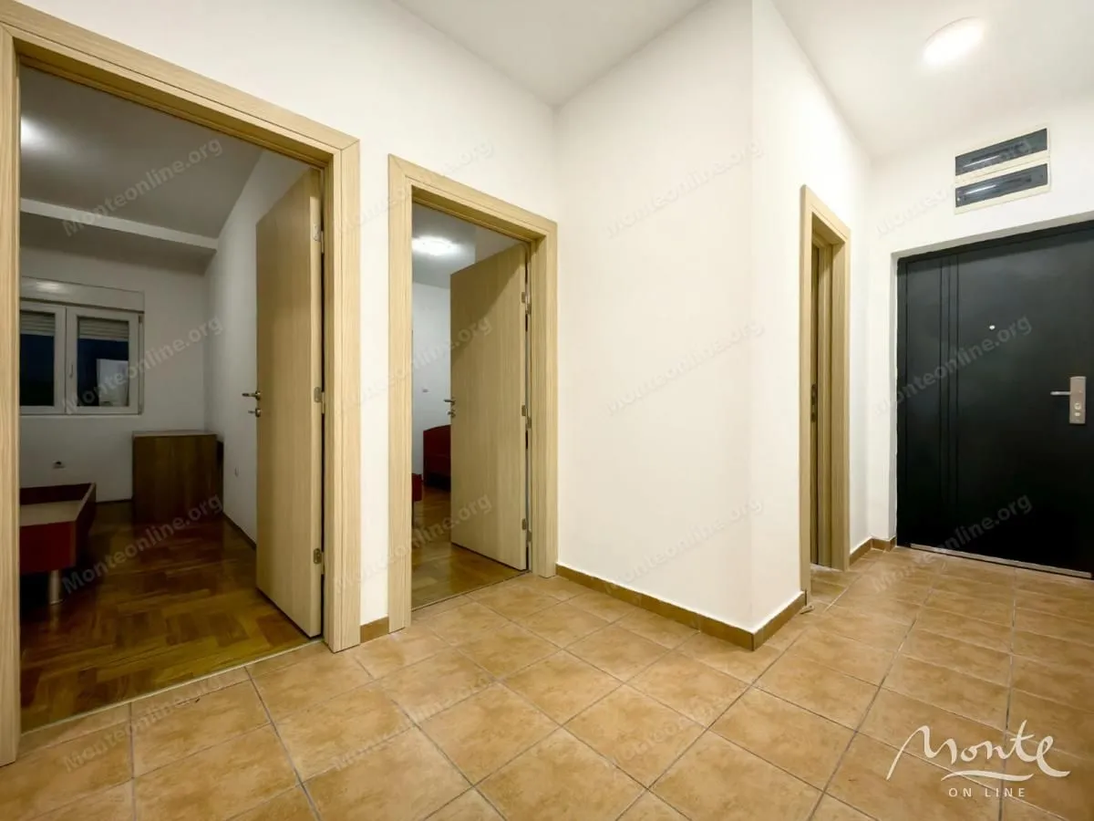 Prodaja, dvosoban stan, 74m², Podgorica, Crna Gora