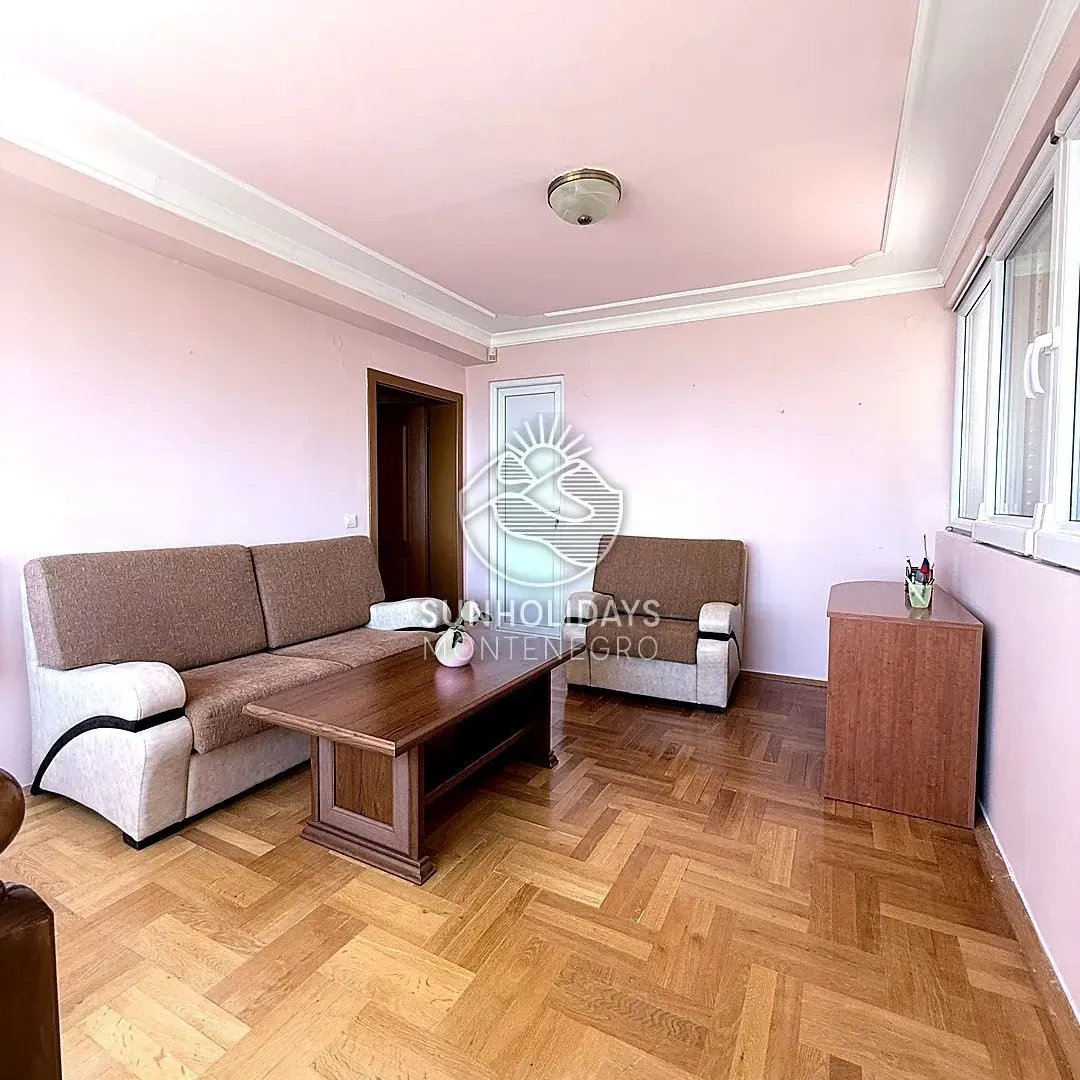 Prodaja, kuća, 390m², Zagrađe, Bar