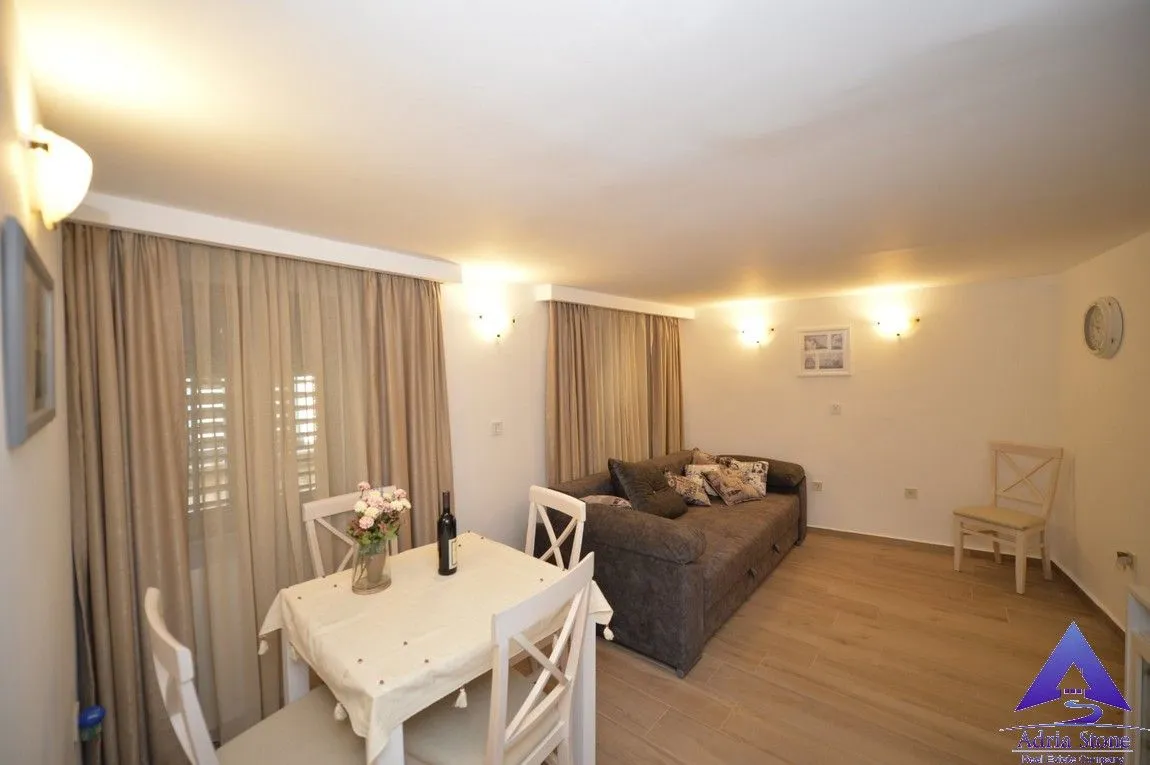 Prodaja, jednosoban stan, 52m², Grad, Kotor