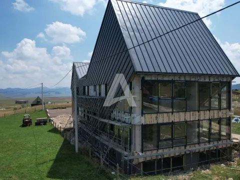 Prodaja, jednosoban stan, 28m², Žabljak, Crna Gora - image 21