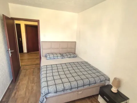 Izdavanje, jednosoban stan, 55m², Centar, Bar - image 7