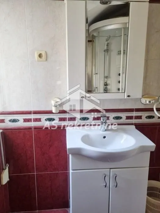 Rent, apartment, 130m², Čukarica, Beograd