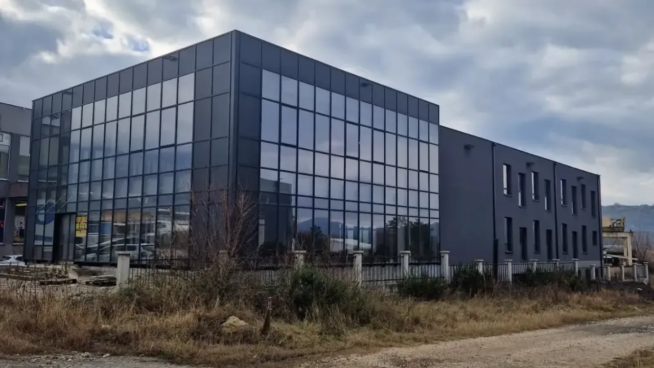 Prodaja, poslovni prostor, 1783m², Kotor, Crna Gora