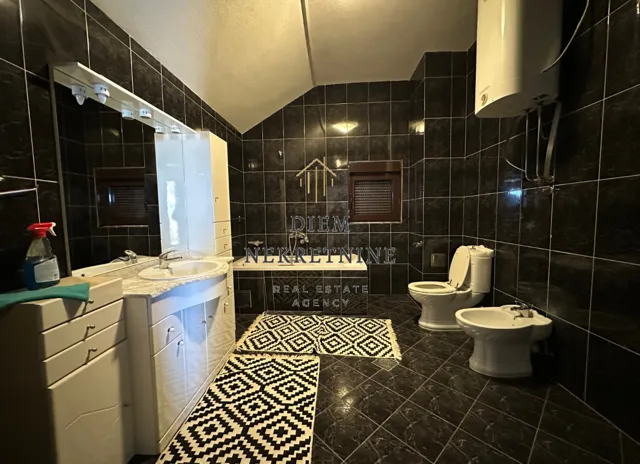Rent, apartment, 280m², Gorica C, Podgorica
