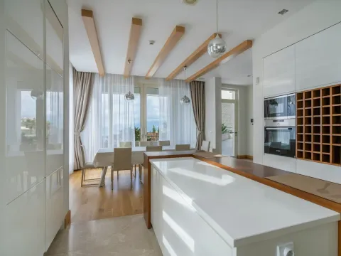 Sale, house, 600m², Blizikuće, Budva - image 11