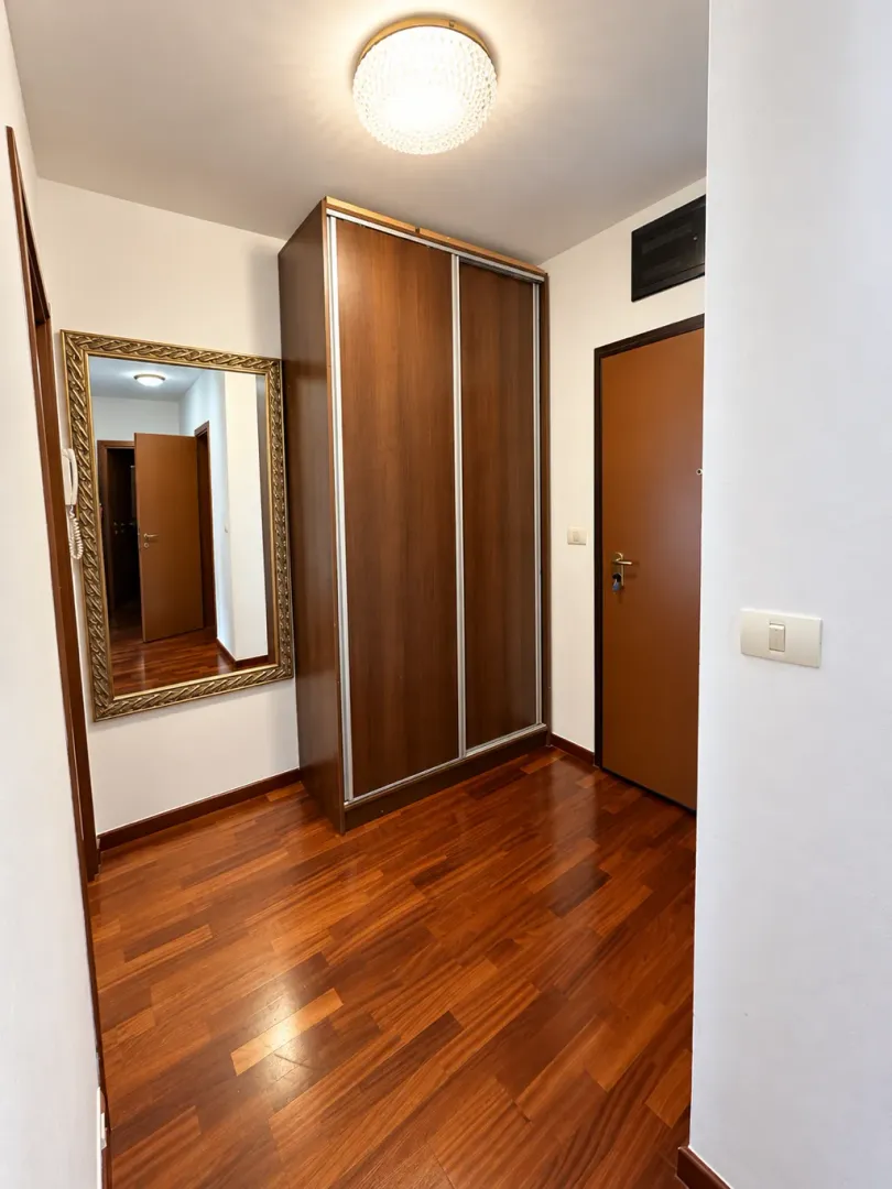 Izdavanje, dvosoban stan, 67m², City Kvart, Podgorica