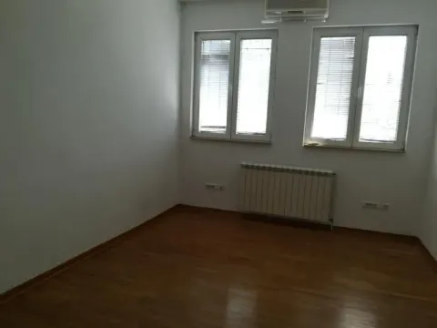 Izdavanje, poslovni prostor, 130m², Stari Grad, Beograd - image 12
