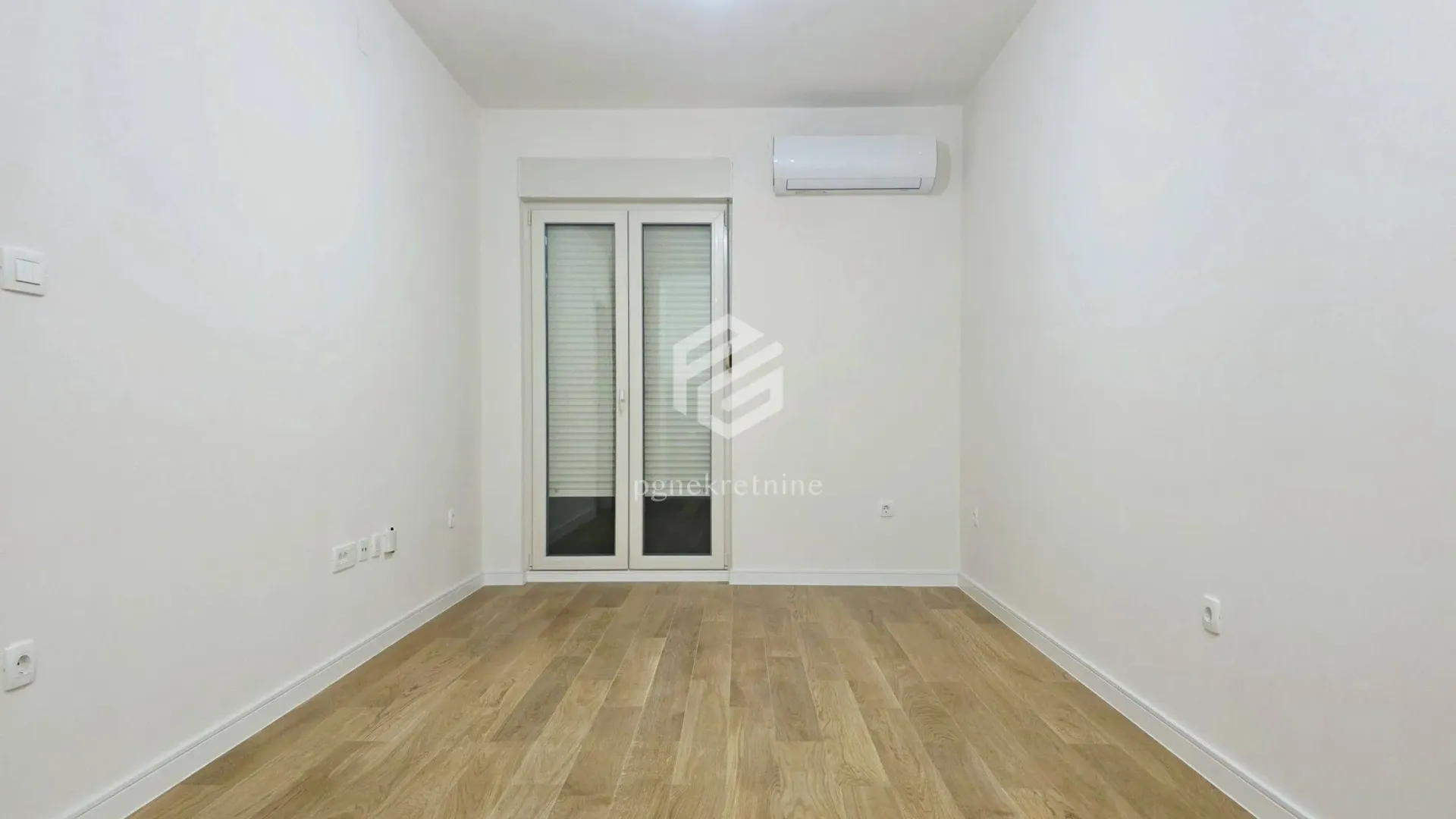Izdavanje, jednosoban stan, 43m², Central Point, Podgorica