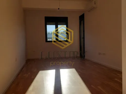 Prodaja, jednosoban stan, 41m², Stari Aerodrom, Podgorica - image 1