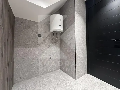 Prodaja, četvorosoban stan, 107m², Centar, Kolašin - image 28