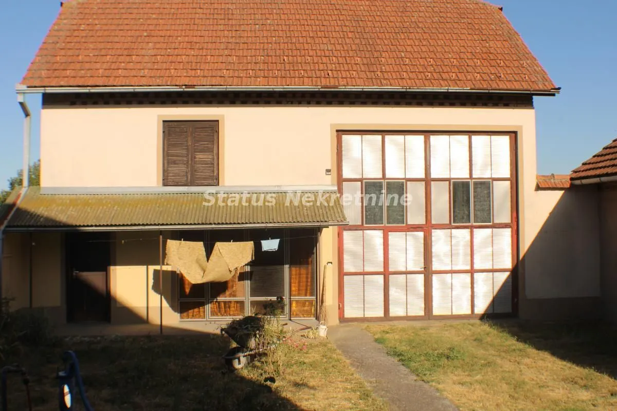Prodaja, kuća, 372m², Bački Petrovac, Novi Sad
