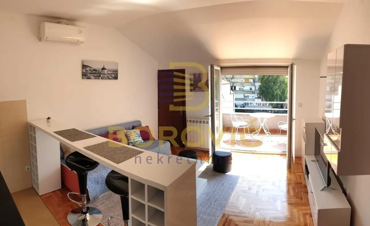 Sale, two bedroom apartment, 40m², Uciteljsko Naselje, Zvezdara Sve Podlokacije