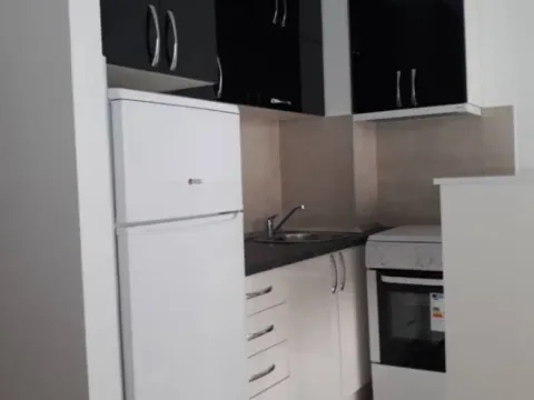 Izdavanje, garsonjera, 30m², Stari Aerodrom, Podgorica - image 5