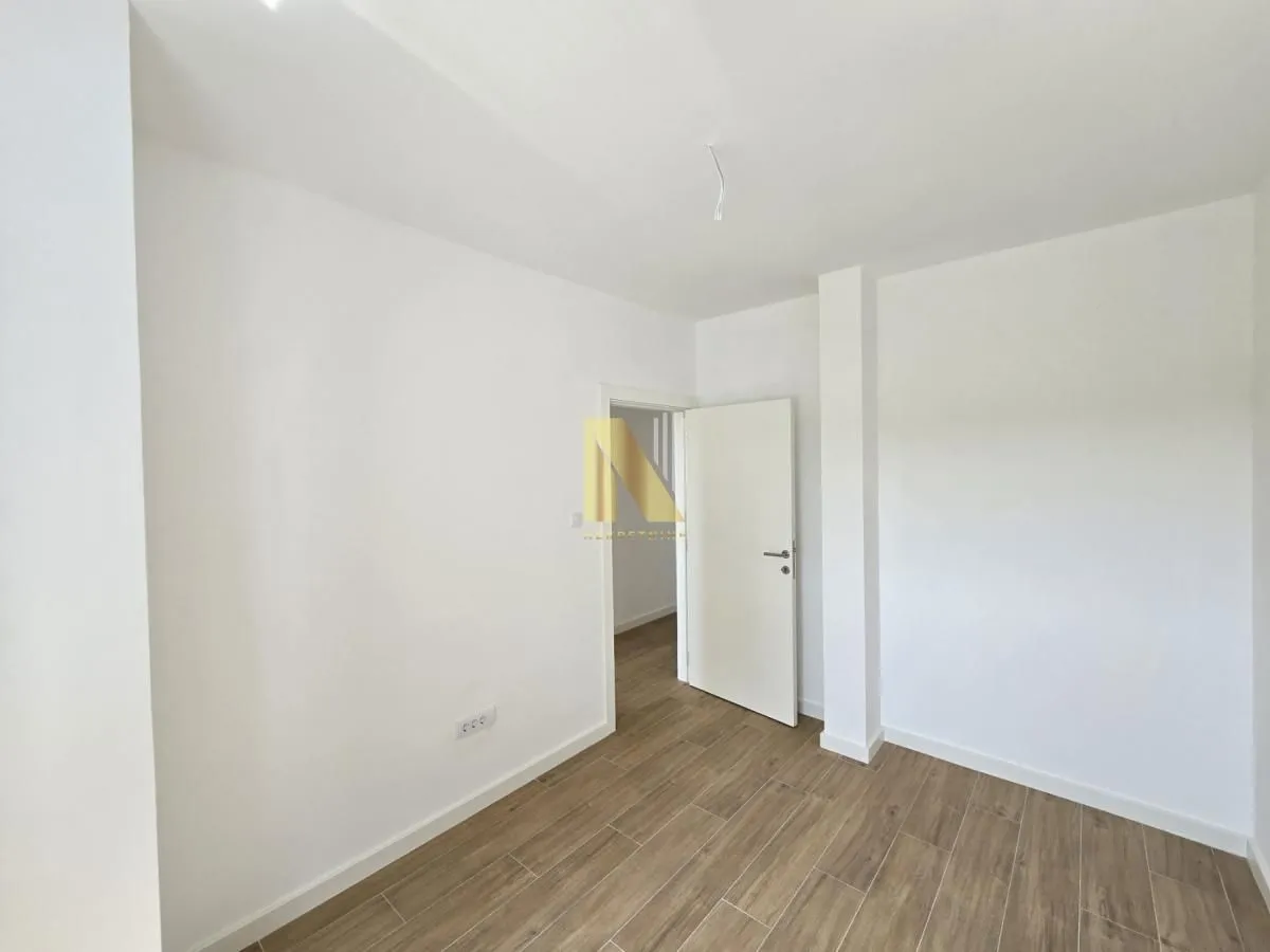 Prodaja, četvorosoban stan, 72m², Karagača, Petrovaradin