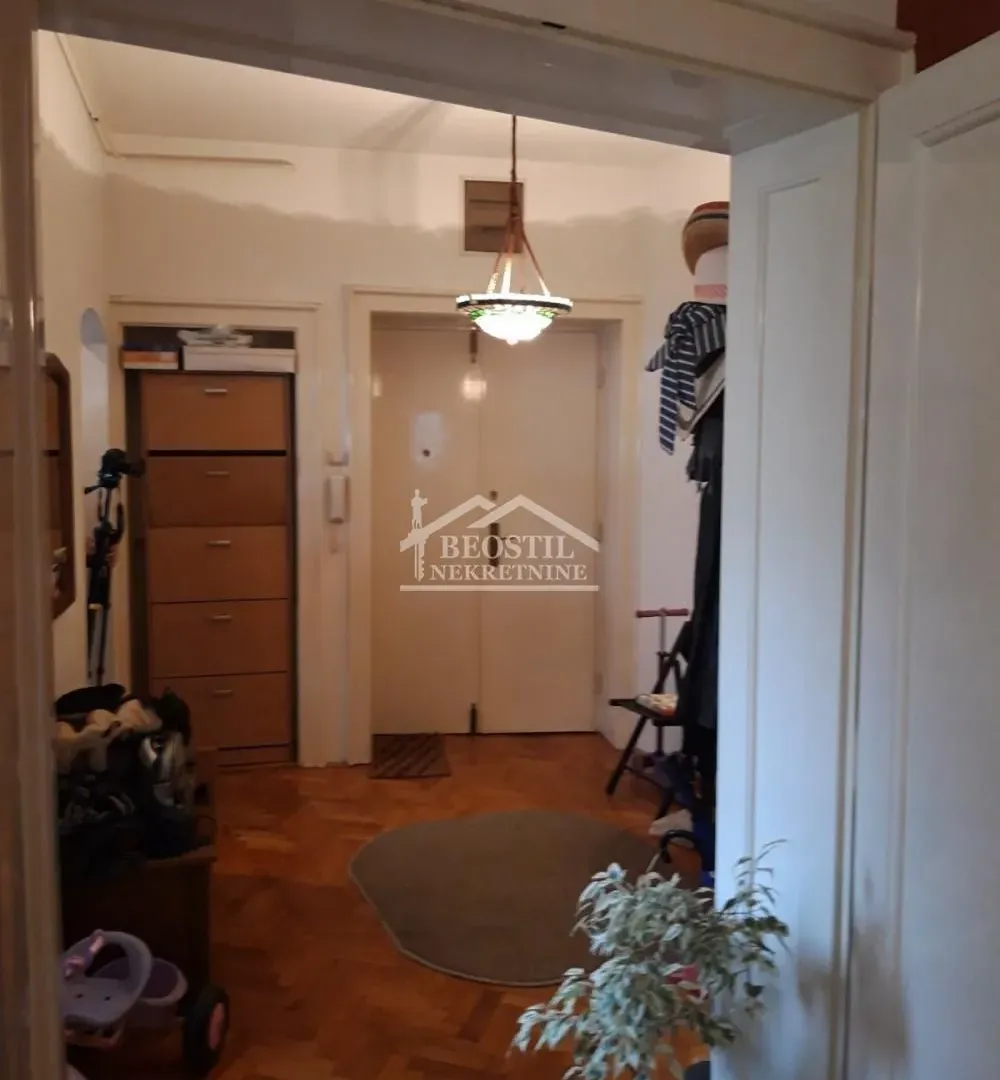 Prodaja, trosoban stan, 99m², Stari Grad, Beograd