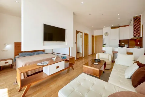Rent, studio apartment, 47m², Centar, Budva - image 5