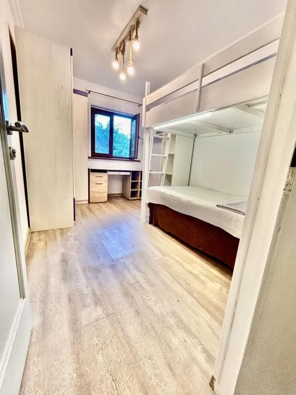 Izdavanje, trosoban stan, 85m², Babin Do, Budva