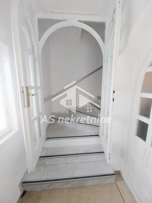 Rent, house, 260m², Neimar, Vračar Sve Podlokacije