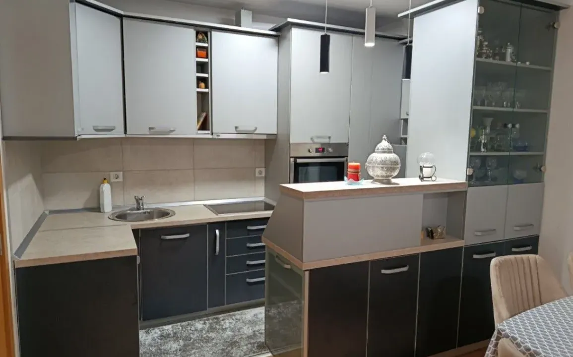 Izdavanje, jednosoban stan, 48m², Stari Aerodrom, Podgorica