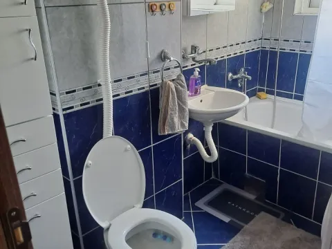 Rent, three bedroom apartment, 130m², Stari Aerodrom, Podgorica - image 10