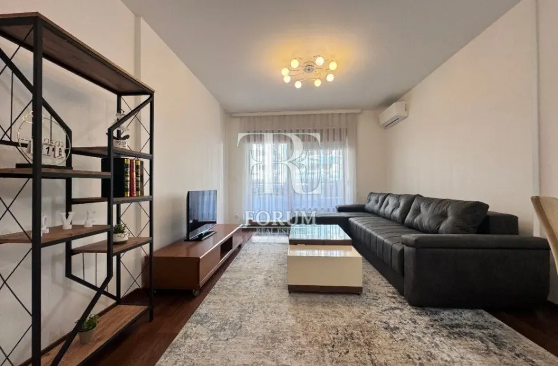 Izdavanje, jednosoban stan, 53m², Master Kvart, Podgorica