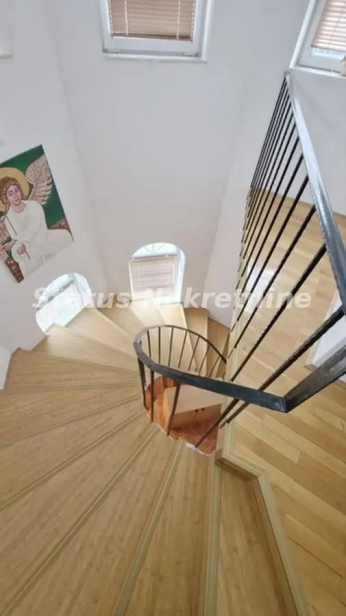 Prodaja, kuća, 338m², Sremska Kamenica, Petrovaradin