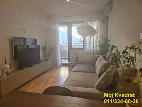 Sale, two bedroom apartment, 57m², Južni Bulevar, Vračar Sve Podlokacije - image 2